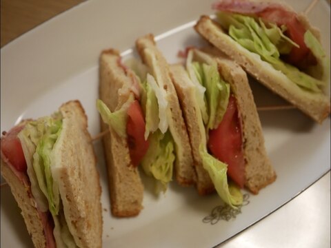 簡単! ランチに♪BLTサンド